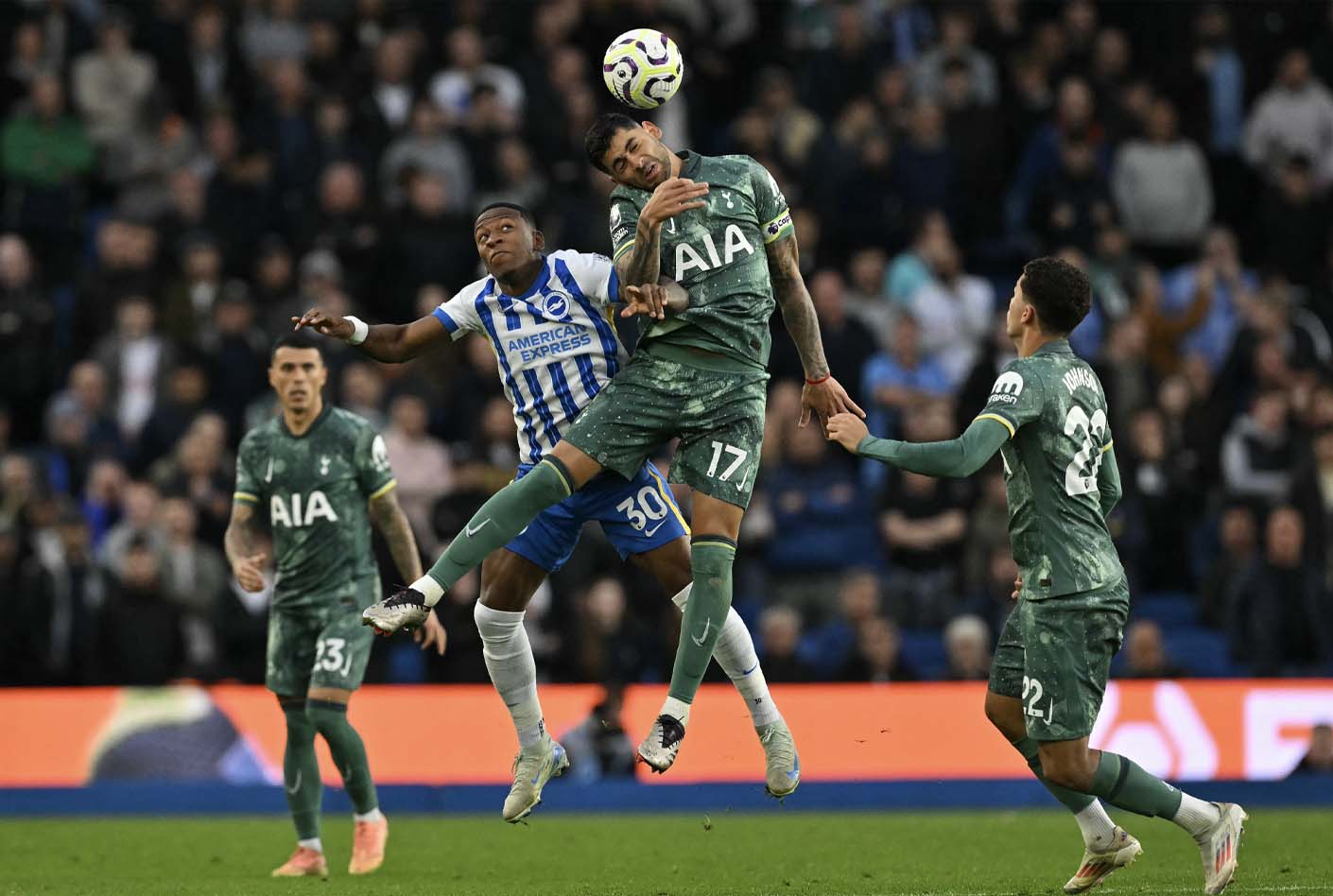 Cristian Romero đang có phong độ đi xuống nghiêm trọng từ đầu mùa. Ảnh: AFP