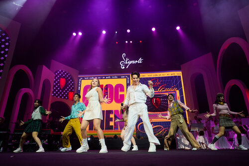 Nam ca sĩ làm mới hình ảnh bằng những hình ảnh Ảnh: NVCC