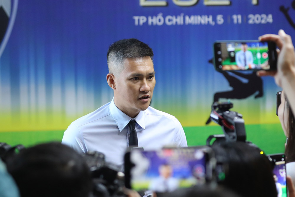 Cựu danh thủ Lê Công Vinh chia sẻ về danh hiệu Quả bóng vàng 2024. Ảnh: Dũng Phương