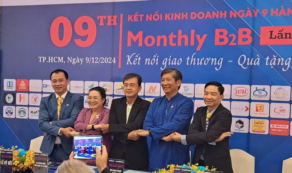 Nghi thức ký kết giữa CLB Doanh nhân Sài Gòn Nghi thức ký kết giữa CLB Doanh nhân Sài Gòn