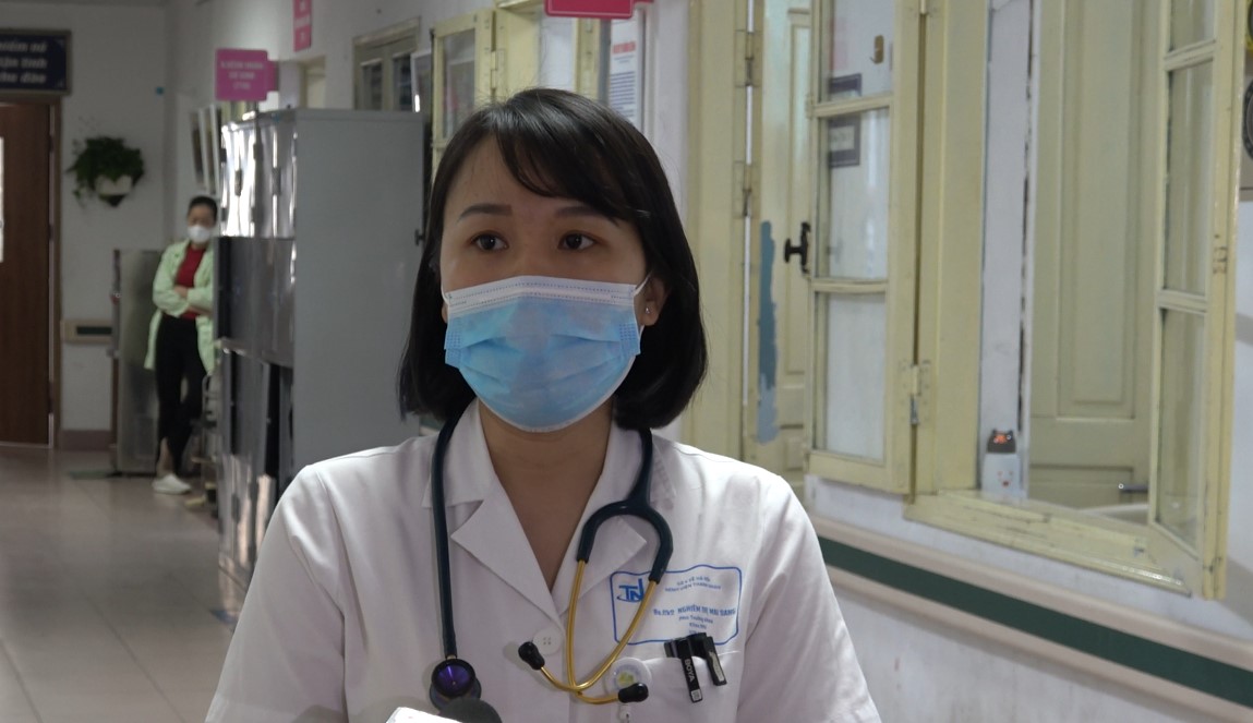 BSCKII Nghiêm Thị Mai Sang, Trưởng khoa Nhi, Bệnh viện Thanh Nhàn. Ảnh: Cao Thơm