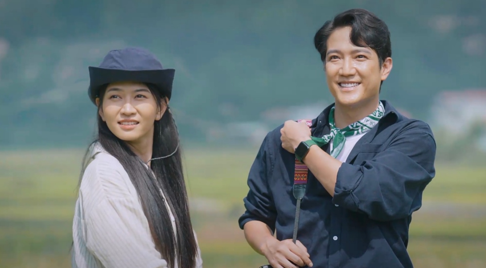 Tâm là giáo viên trẻ, được nhiều người để ý, theo đuổi. Ảnh: Nhà sản xuất