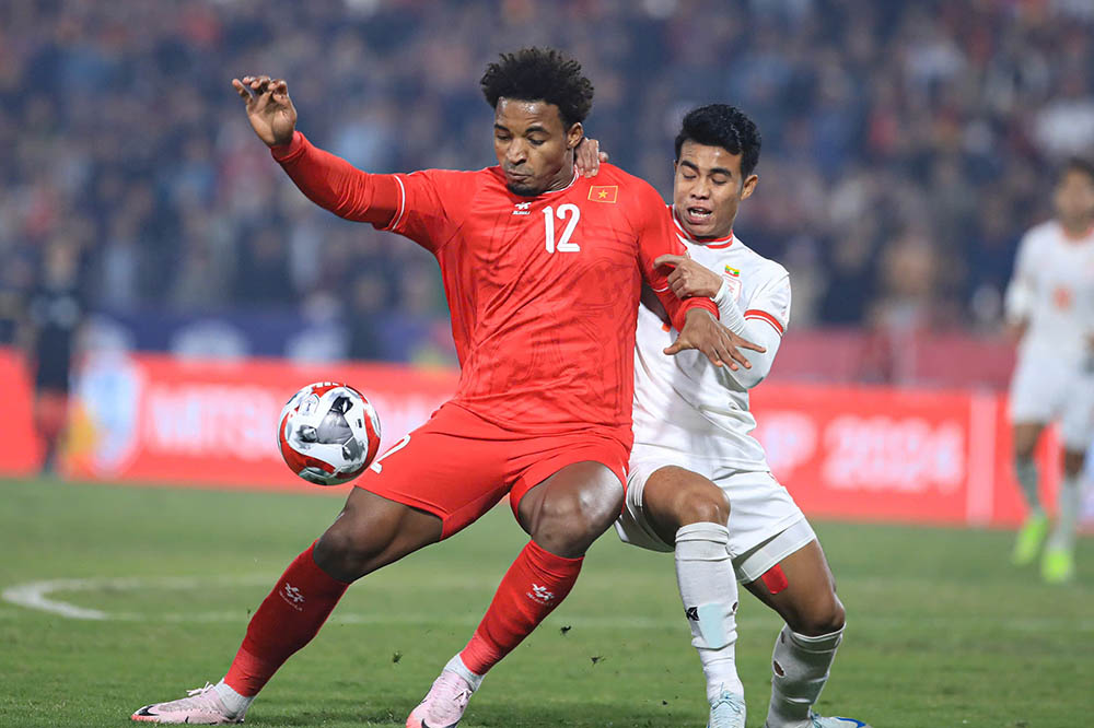 Nguyễn Xuân Son giúp cải thiện đáng kể sức mạnh hàng công đội tuyển Việt Nam. Ảnh: Minh Dân