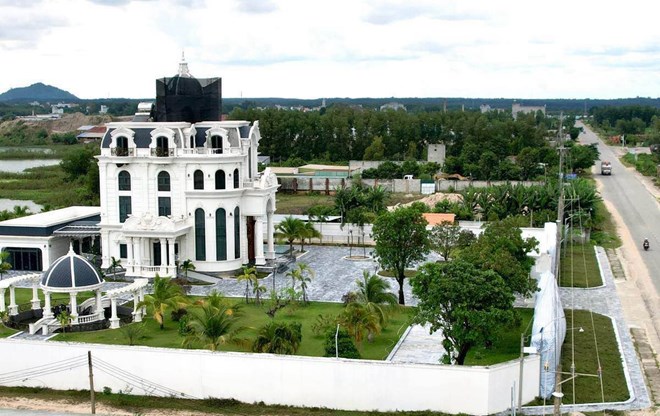 Phải thẳng tay cưỡng chế biệt thự xây trái phép ở Bình Thuận