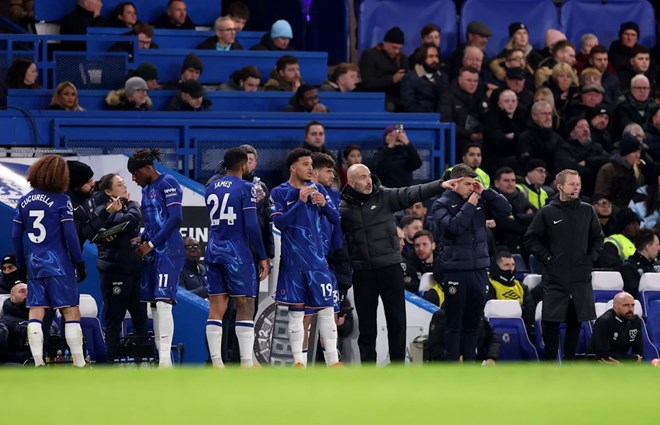 Chelsea lội ngược dòng, Enzo Maresca vui sướng