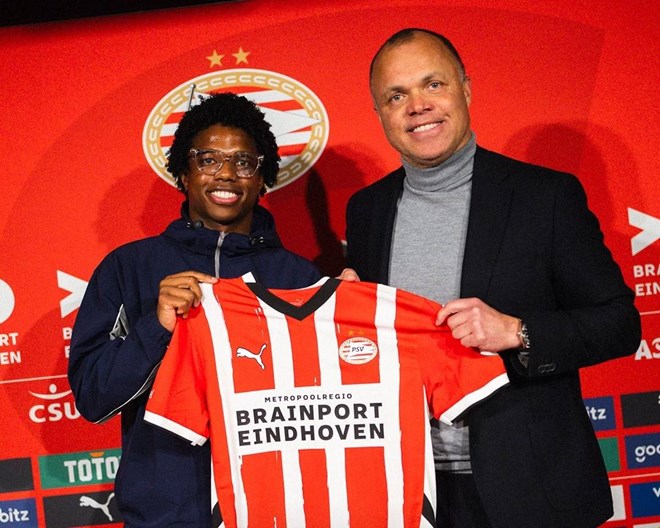 Man United xác nhận Tyrell Malacia gia nhập PSV