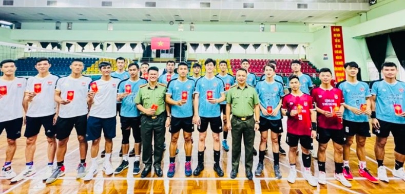 Đội bóng chuyền nam Công an TPHCM được đánh giá có khả năng tranh chấp ngôi vô địch. Ảnh: CATPHCM