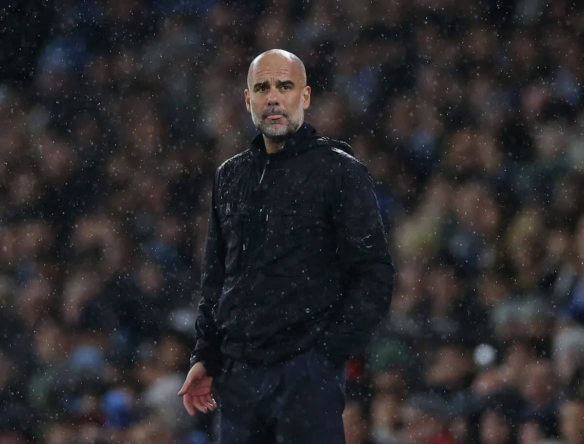 Khó khăn đang bủa vây Guardiola.  Ảnh: EPL