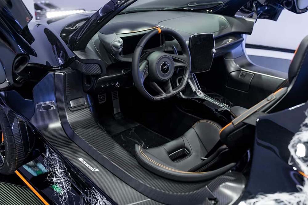 Cận cảnh nội thất chiếc xe. Ảnh: McLaren
