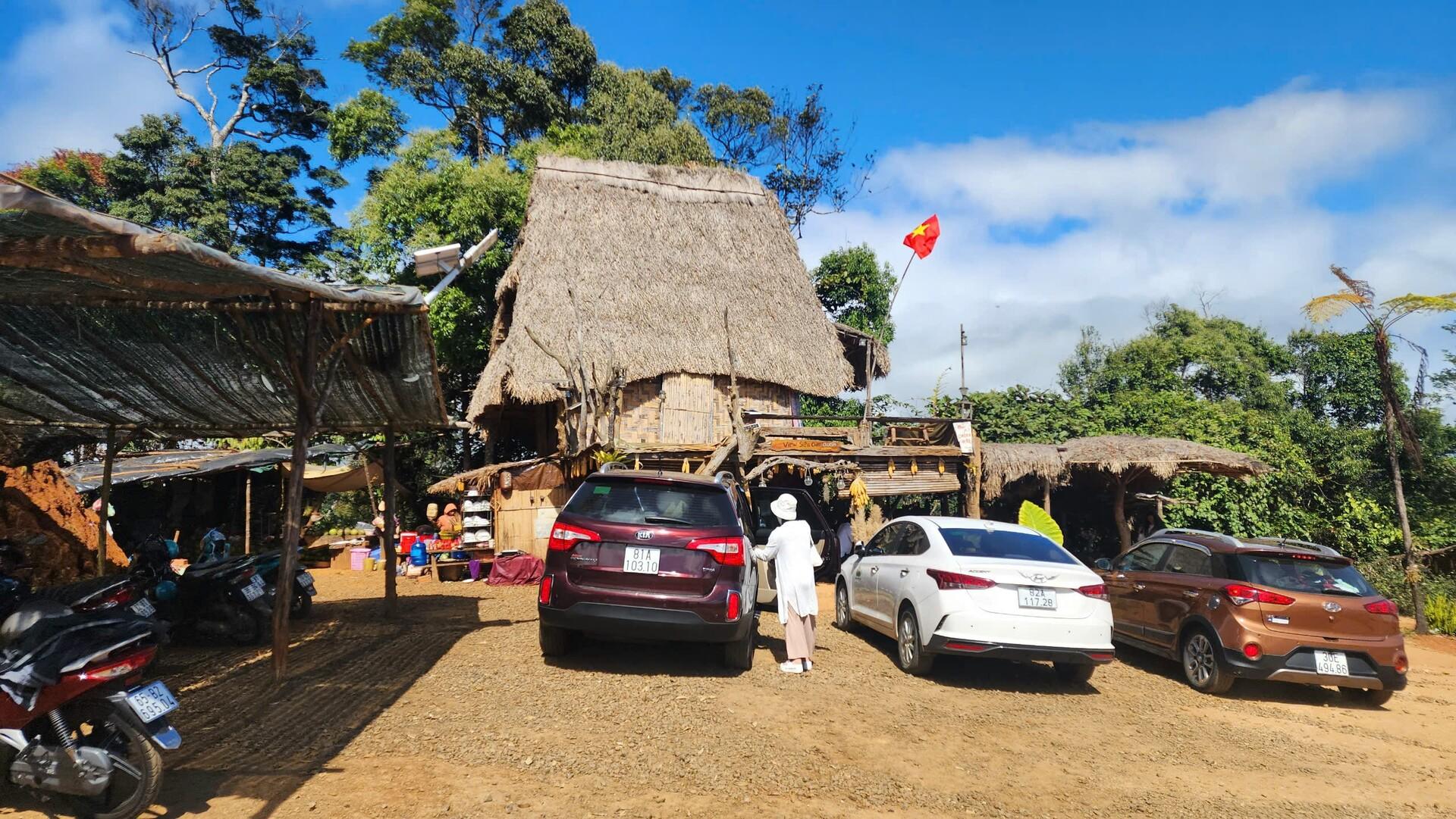 kon tum diem du lich trieu view xay dung trai phep hoat dong bat chap quy dinh hinh 2