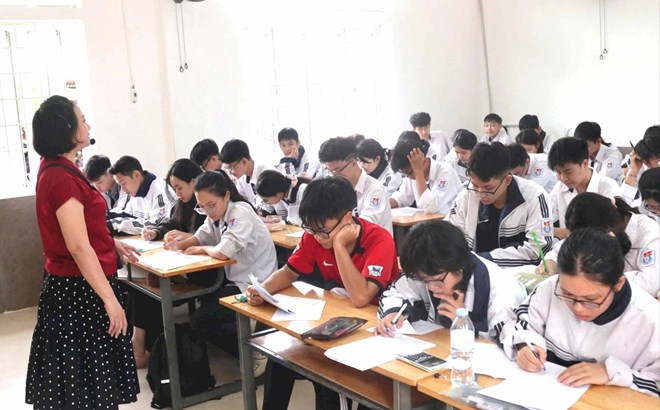 Nghệ An triển khai ôn tập miễn phí cho học sinh lớp 9, 12