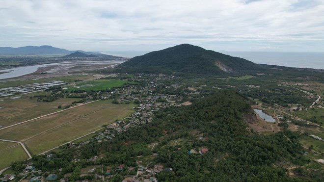 NSND hát về một tỉnh khiến khán giả xúc động tặng 5.000 đồng