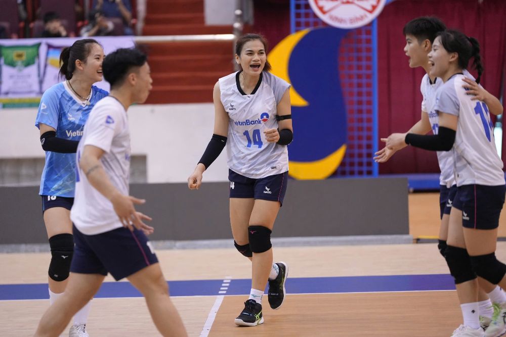 Vi Thị Như Quỳnh là quân bài chủ lực của đội nữ Vietinbank. Ảnh: VFV