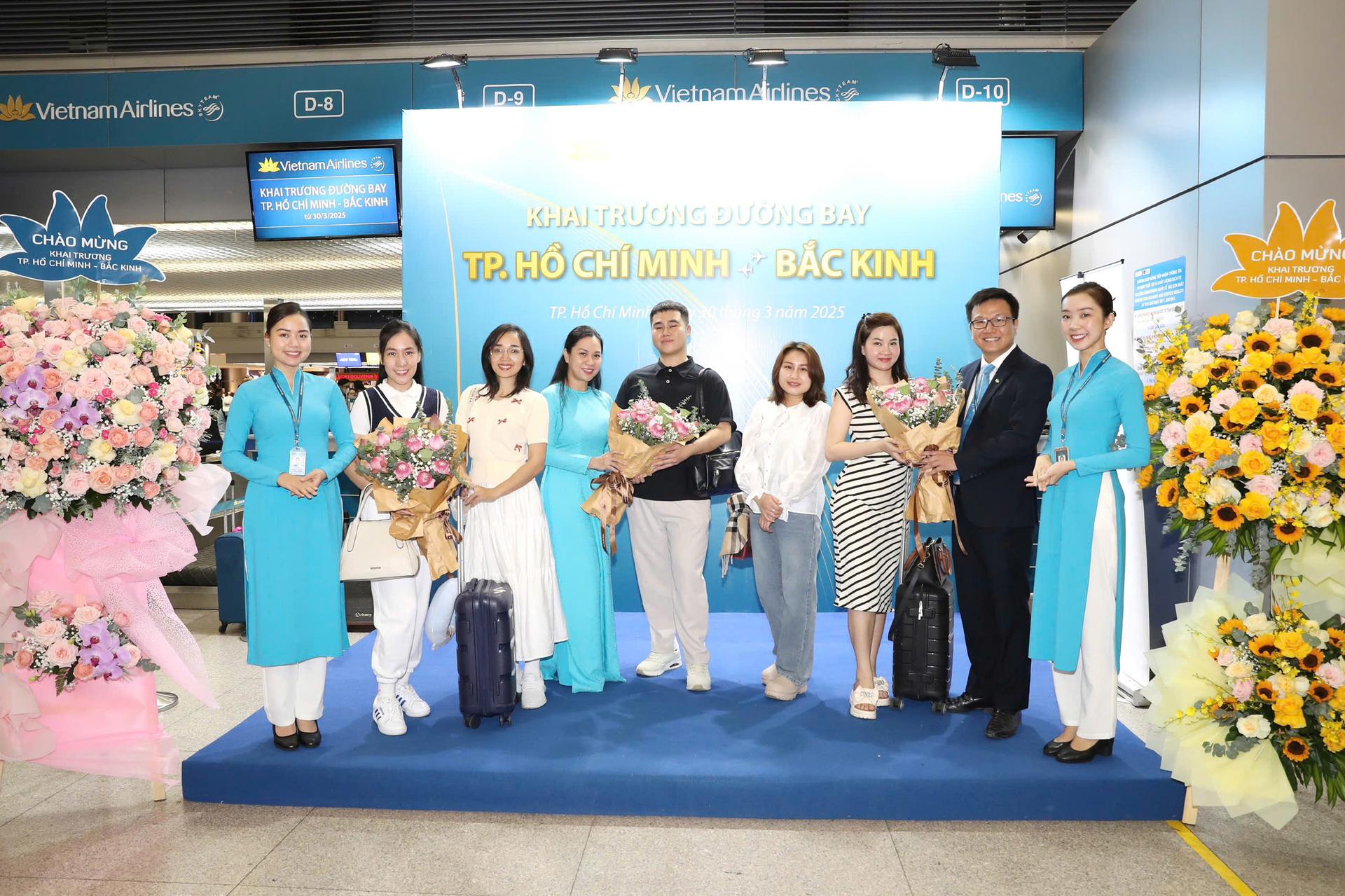 vietnam airlines khai truong duong bay thang den san bay lon nhat the gioi dai hung bac kinh hinh 2