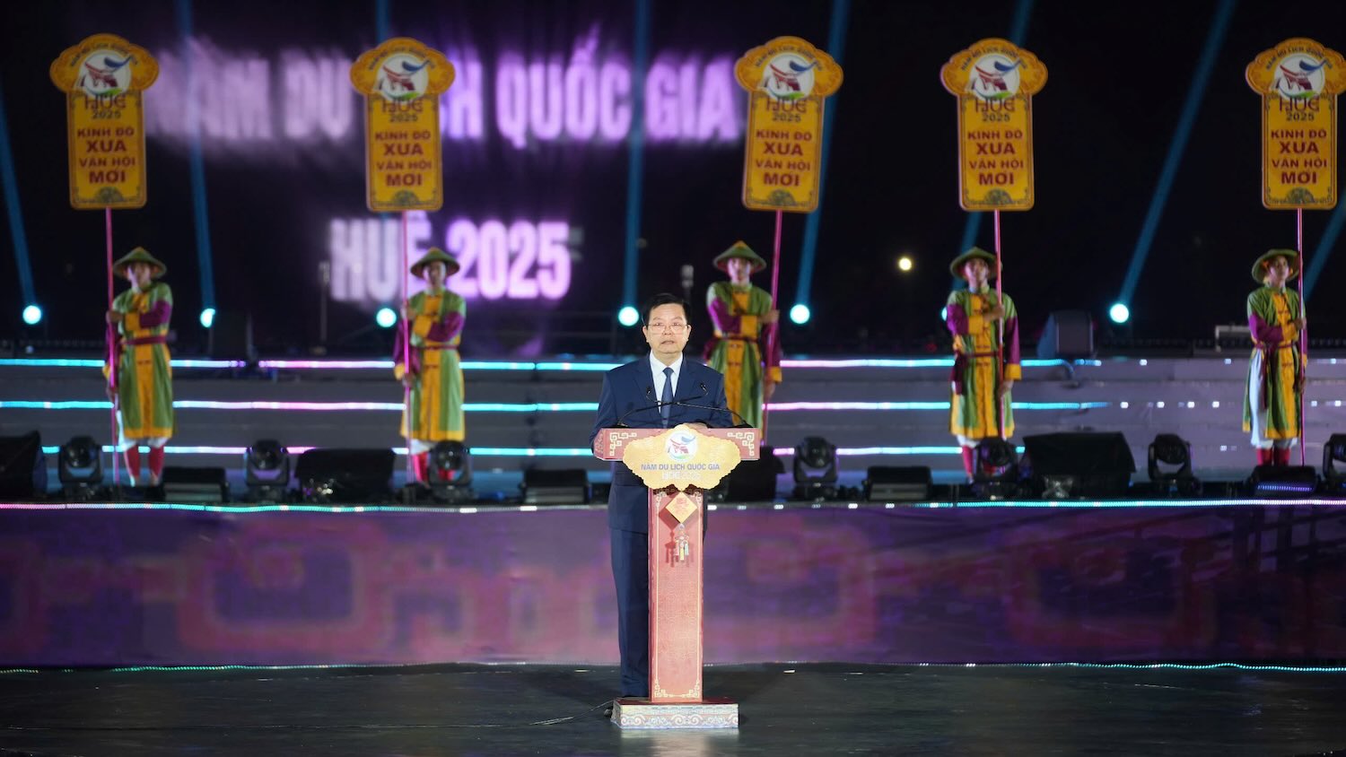 Ông Mai Văn Chính - Phó Thủ tướng Chính phủ phát biểu tại lễ khai mạc. Ảnh: Ngọc Hiếu.