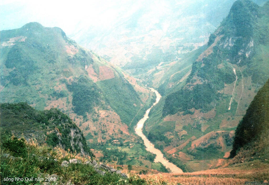 Từ 20 năm trước, từng công tác ở Hà Nội 5 năm, ông Nguyễn Trí Dũng (77 tuổi, Cần Thơ) liên tục dành thời gian vào cuối tuần để khám phá các tỉnh thành lân cận. Ông đặc biệt yêu thích phong cảnh thiên nhiên hoang sơ, tươi đẹp ở Hà Giang.