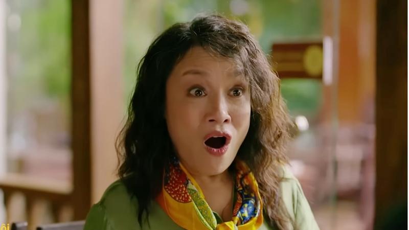 Vai diễn ấn tượng của diễn viên Tú Oanh trong phim “Mình yêu nhau bình yên thôi“. Ảnh: Cắt từ phim