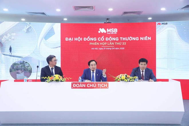 Ban lãnh đạo MSB trả lời các câu hỏi của cổ đông Ban lãnh đạo MSB trả lời các câu hỏi của cổ đông