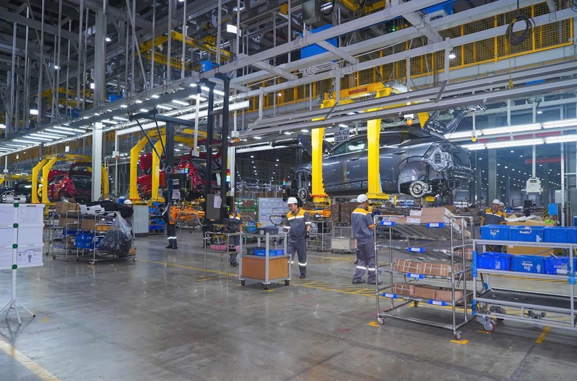 Dây chuyền sản xuất ô tô điện tại Nhà máy Vinfast Hải Phòng. Dây chuyền sản xuất ô tô điện tại Nhà máy Vinfast Hải Phòng.