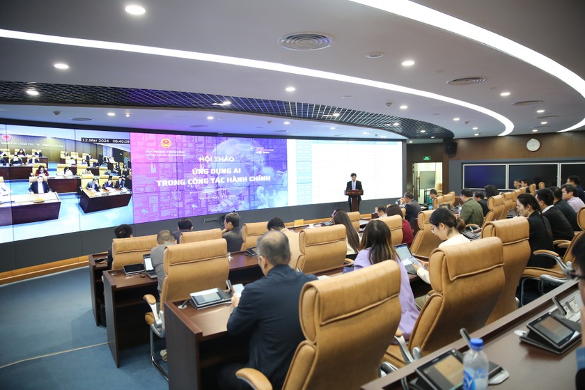 Quang cảnh Hội thảo "Ứng dụng AI trong công tác hành chính" do Cục Kiểm soát thủ tục hành chính (Văn phòng Chính phủ) phối hợp với Hiệp hội Blockchain Việt Nam (VBA) tổ chức năm 2024. (Ảnh: VGP/Hoàng Giang). Quang cảnh Hội thảo "Ứng dụng AI trong công tác hành chính" do Cục Kiểm soát thủ tục hành chính (Văn phòng Chính phủ) phối hợp với Hiệp hội Blockchain Việt Nam (VBA) tổ chức năm 2024. (Ảnh: VGP/Hoàng Giang).