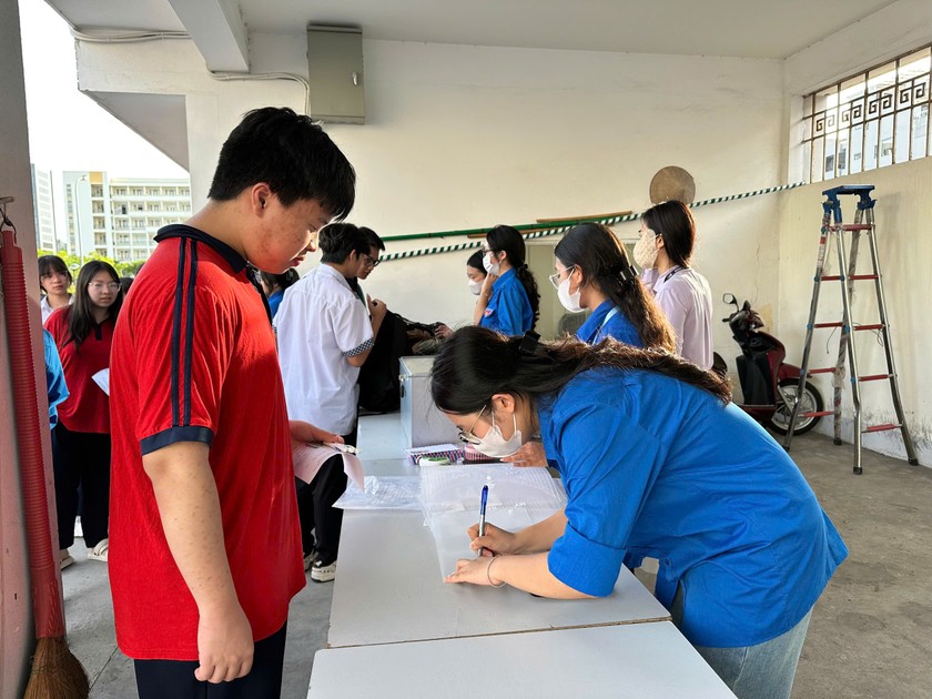 Sáng 2/6, hơn 15.000 thí sinh tham gia dự thi tuyển sinh vào lớp 10 THPT Quảng Ninh năm học 2025-2026 tiếp tục làm bài thi chung môn Toán. Sáng 2/6, hơn 15.000 thí sinh tham gia dự thi tuyển sinh vào lớp 10 THPT Quảng Ninh năm học 2025-2026 tiếp tục làm bài thi chung môn Toán.