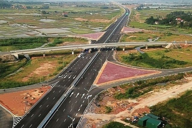 Chính phủ chỉ đạo hoàn thành đồng bộ 4 dự án cao tốc trong năm 2025