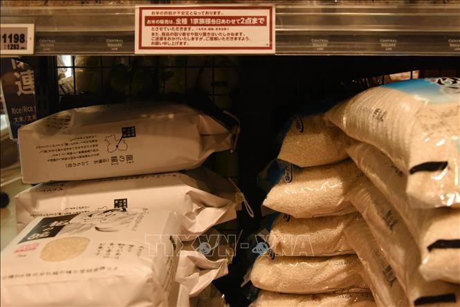 Gạo được bày bán tại siêu thị ở Tokyo, Nhật Bản. Ảnh: THX/TTXVN