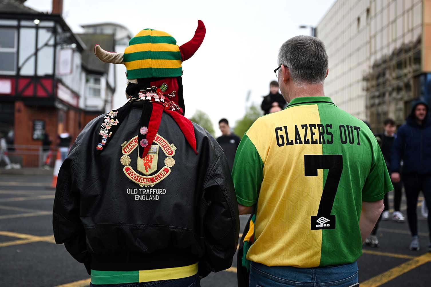 Chừng nào thành tích của đội bóng chưa được cải thiện, những thông điệp như thế này vẫn còn xuất hiện. Ảnh: AFP