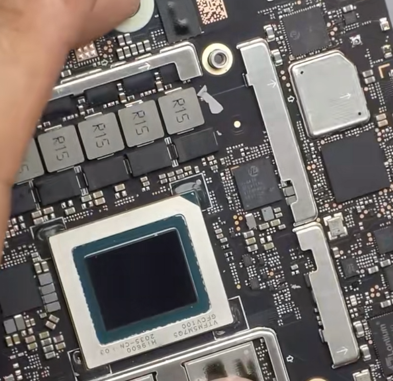 Laptop gập giá ngang Honda SH nhưng vẫn dùng chip thế hệ cũ: Dấu hiệu Huawei đang gặp vấn đề nghiêm trọng?- Ảnh 2.