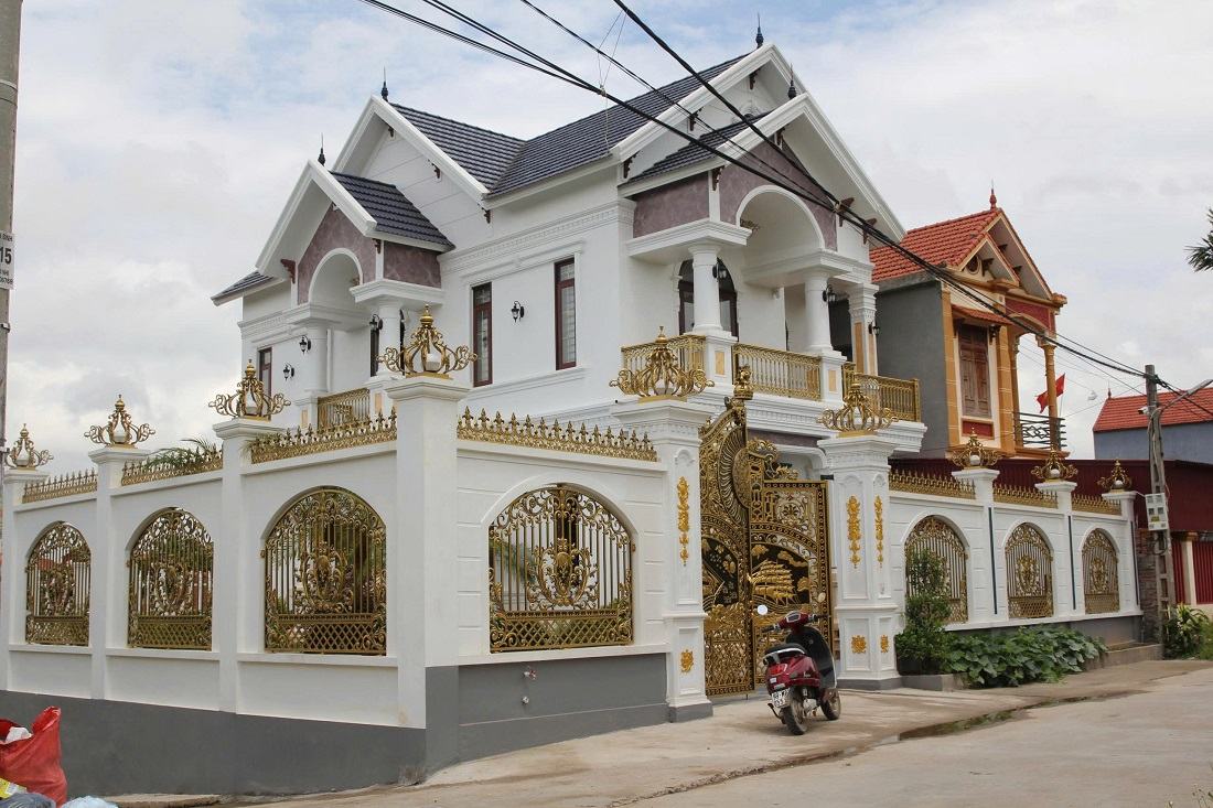 Căn nhà tại tỉnh Bắc Ninh của một đối tượng cầm đầu băng nhóm lừa đảo xuyên quốc gia. Ảnh: Ngọc Anh