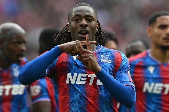 Eberechi Eze trước ngưỡng cửa vươn tầm trong màu áo Arsenal