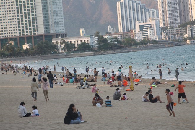 Trời nắng đẹp, Đắk Lắk, Khánh Hòa, Lâm Đồng thuận lợi đón khách du lịch biển