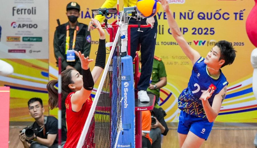 Điểm mạnh của Phương Quỳnh là tấn công một chân sau đầu, bật chắn hiệu quả. Ảnh: Bóng chuyền Việt Nam