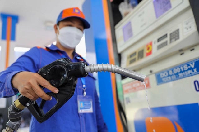 Ngày mai, giá xăng dự báo tăng