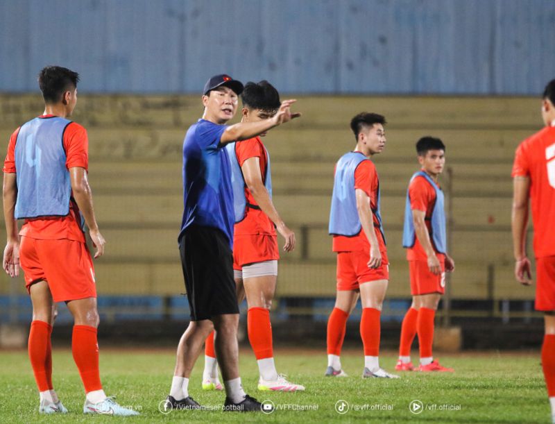 Buổi tập diễn ra trong không khí nghiêm túc, tập trung. Ảnh: VFF