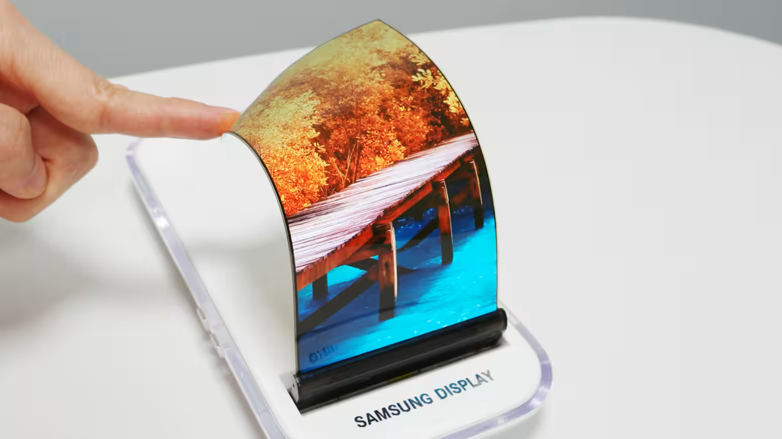 Nói thật là, Apple mà ra mắt điện thoại gập năm sau, Samsung mới hưởng lợi nhất- Ảnh 2.