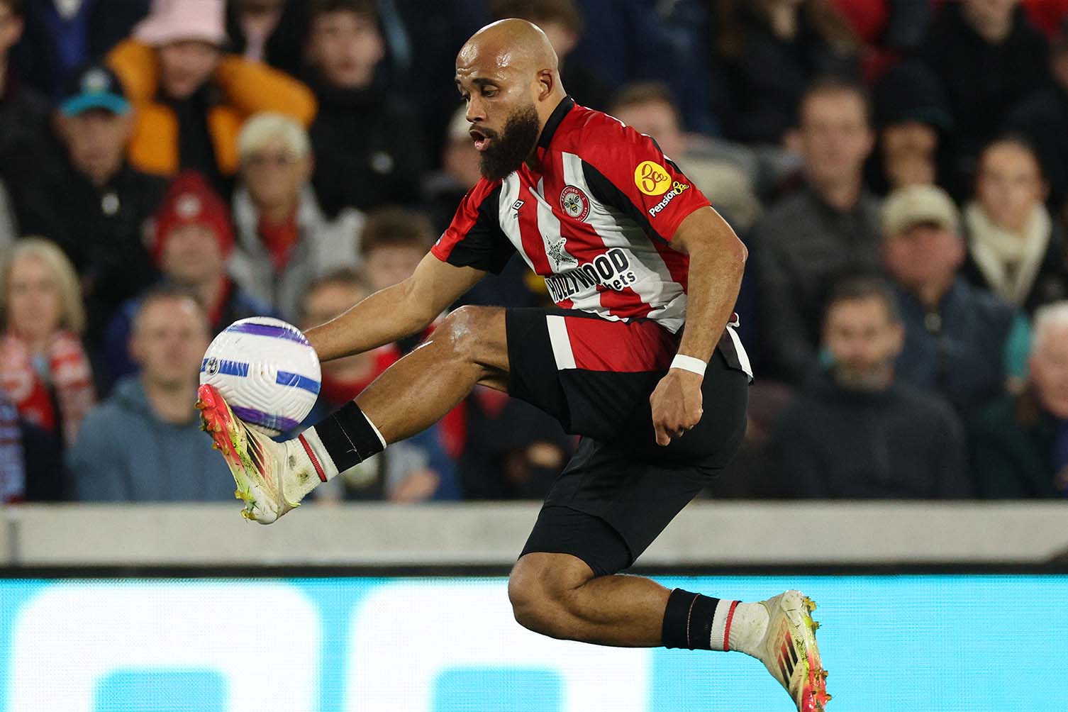 Bryan Mbeumo là cầu thủ đắt giá nhất trong đội hình của Brentford nên không dễ dàng để rời đi. Ảnh: AFP