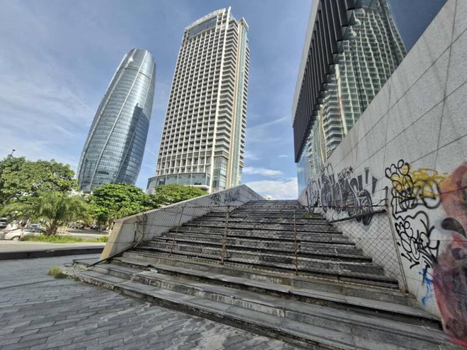 Hiện trạng bến du thuyền rộng 4.000m2 hoang tàn trên đường đắt đỏ ở Đà Nẵng