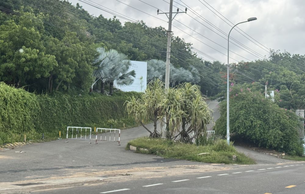 Lối vào và bên trong dự án Sân Golf Hòn Rơm. Ảnh: Duy Tuấn