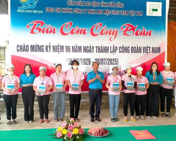 Ấm áp “Bữa cơm Công đoàn” tại doanh nghiệp may có 1.200 công nhân ở Lâm Đồng