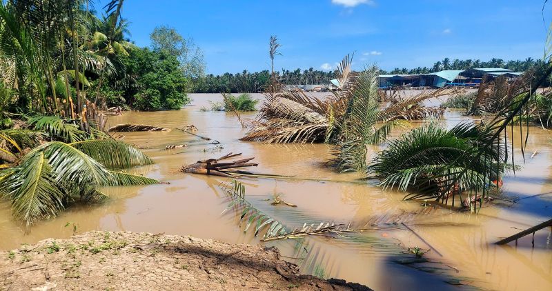 Một trong những điểm sạt lở nghiêm trọng được tỉnh yêu cầu khẩn trương gia cố. Ảnh: Hoàng Lộc