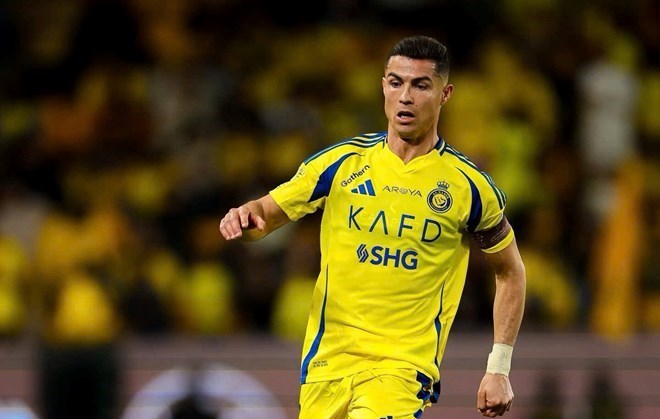 Ronaldo lập cú đúp, Al-Nassr vẫn thua Almeria