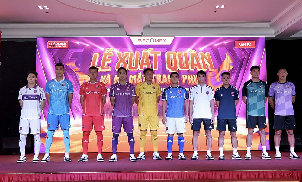 Câu lạc bộ ra mắt áo thi đấu, áo tập và di chuyển trong mùa giải mới. Ảnh: CLB Bình Dương