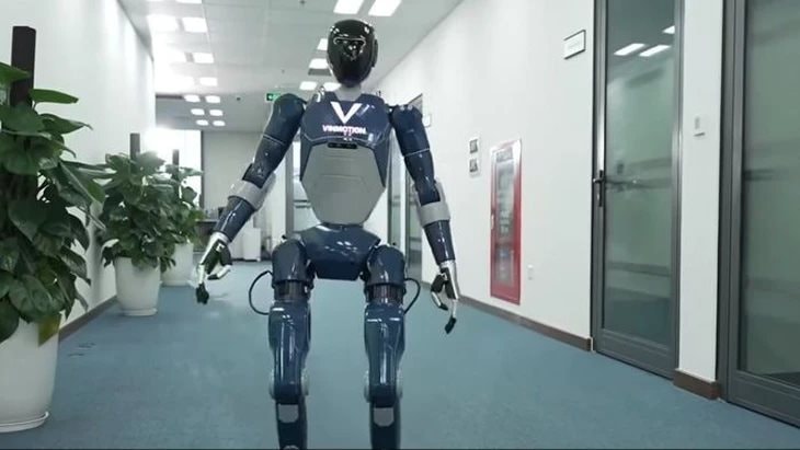 Robot hình người “Made in Vietnam” của tỷ phú Phạm Nhật Vượng làm 1 việc bất ngờ tại công trình top 10 TG- Ảnh 3. Robot hình người “Made in Vietnam” của tỷ phú Phạm Nhật Vượng làm 1 việc bất ngờ tại công trình top 10 TG- Ảnh 3.