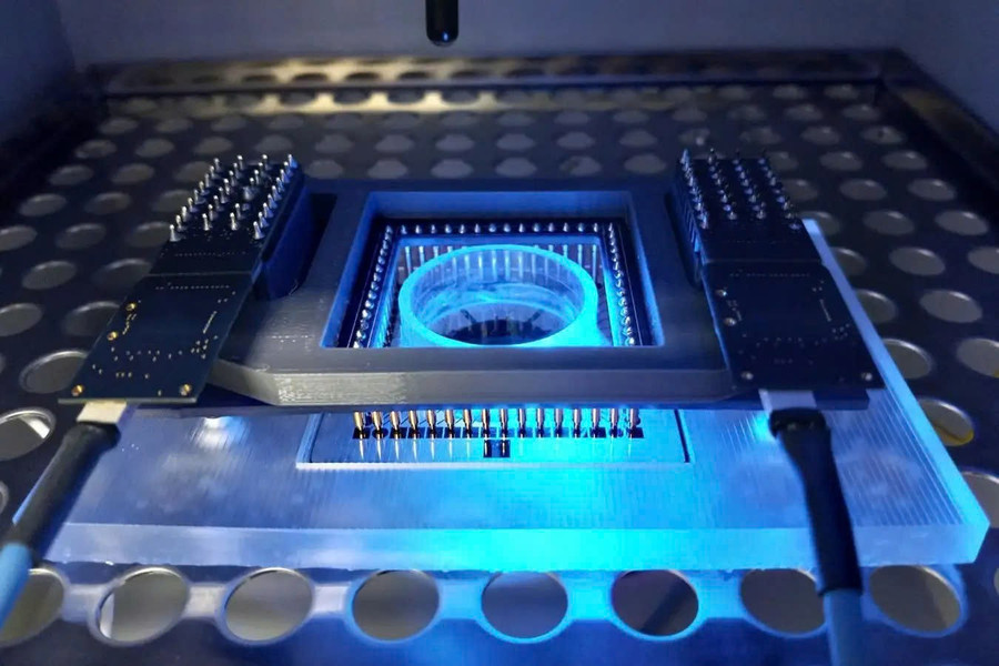 Thiết bị xử lý sinh học tế bào não.