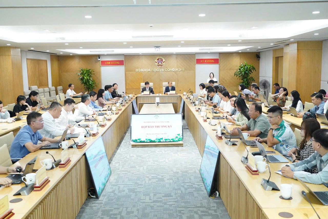 Quang cảnh buổi họp báo (Ảnh: Bộ KH&CN)