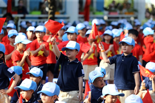 Học sinh đón năm học mới 2025 – 2026 trong niềm hân hoan, phấn khởi Học sinh đón năm học mới 2025 – 2026 trong niềm hân hoan, phấn khởi