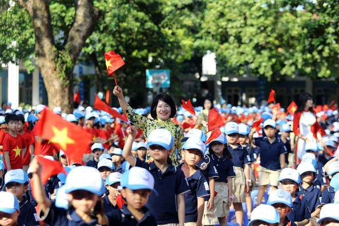 Học sinh trường Tiểu học Phúc Diễn tham dự lễ khai giảng trực tuyến do Bộ GD&ĐT tổ chức Học sinh trường Tiểu học Phúc Diễn tham dự lễ khai giảng trực tuyến do Bộ GD&ĐT tổ chức
