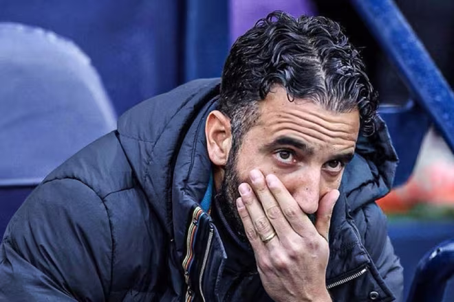 Số phận của HLV Amorim ở MU đang rất mong manh