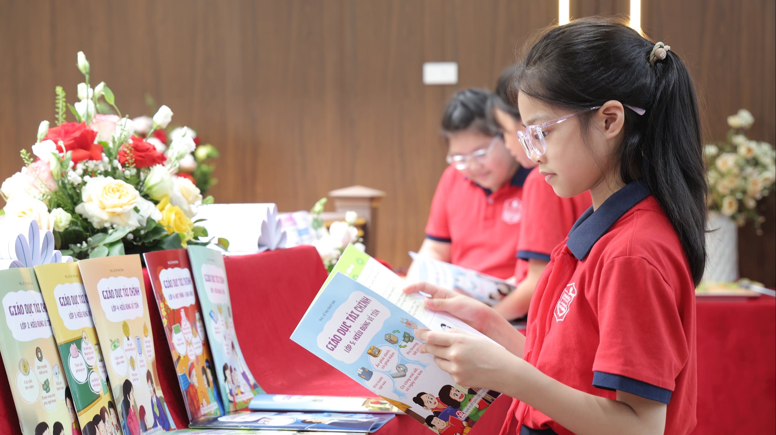 Hà Nội cần tính toán lại việc xây trường, như 2-3 trường tiểu học, THCS ở một phường/xã, bởi tỷ lệ sinh ở nhiều khu vực đã giảm, có thể gây lãng phí.